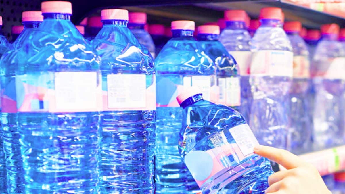 Cette nouvelle arnaque aux bouteilles d’eau fait de très nombreuses victimes durant les vacances