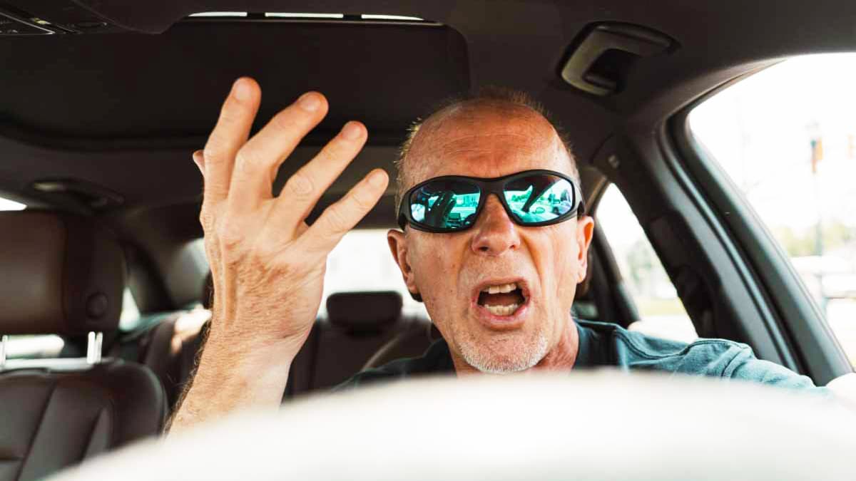 Amende salée et retrait de points pour les conducteurs qui n’ont pas les bonnes lunettes de soleil en voiture