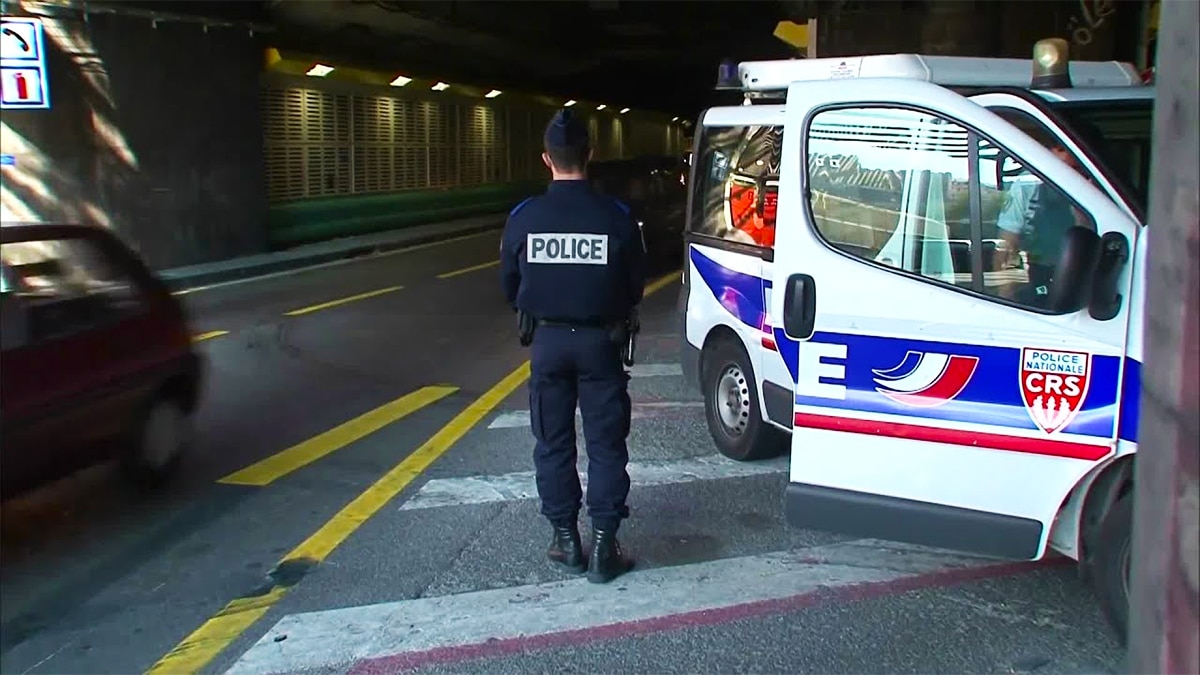 Automobilistes : ne tombez pas dans le panneau de ces arnaques sur les routes et autoroutes