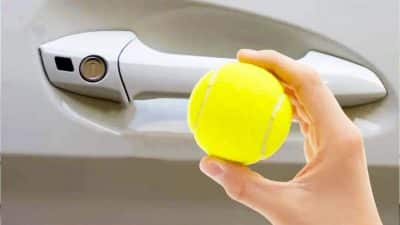 L’astuce de génie avec une balle de tennis pour ouvrir votre voiture si vos clés sont à l’intérieur