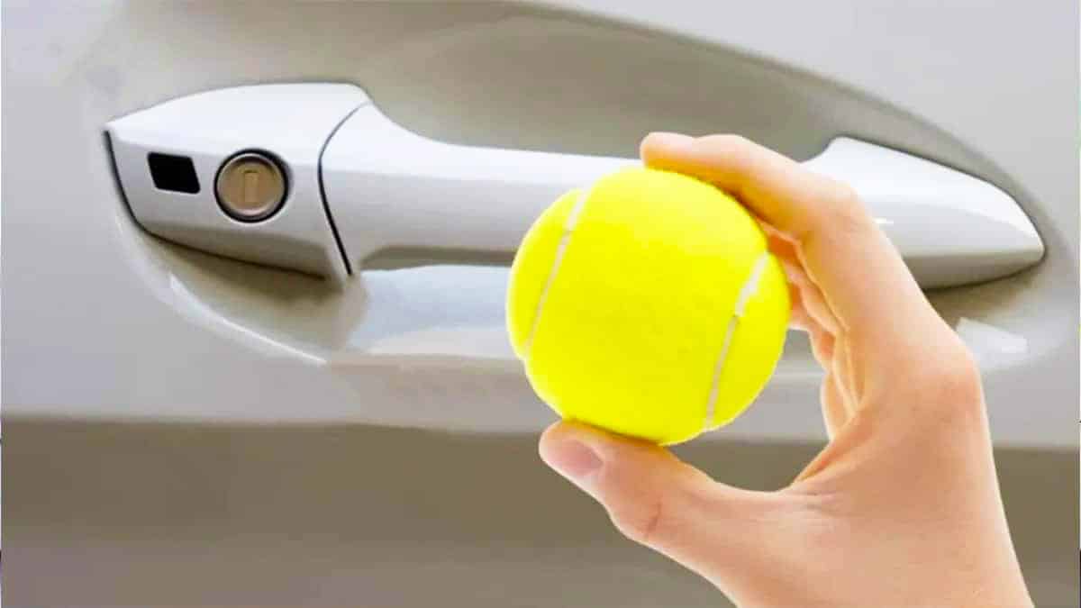 L’astuce de génie avec une balle de tennis pour ouvrir votre voiture si vos clés sont à l’intérieur