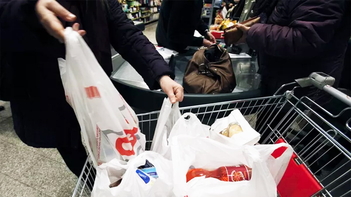 Cette habitude que l’on a tous avec les sacs de supermarché favorisent les bactéries sans le savoir