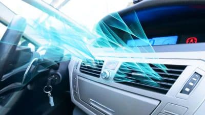 L’astuce pour nettoyer la clim de votre voiture pour préserver votre santé et en finir avec les mauvaises odeurs