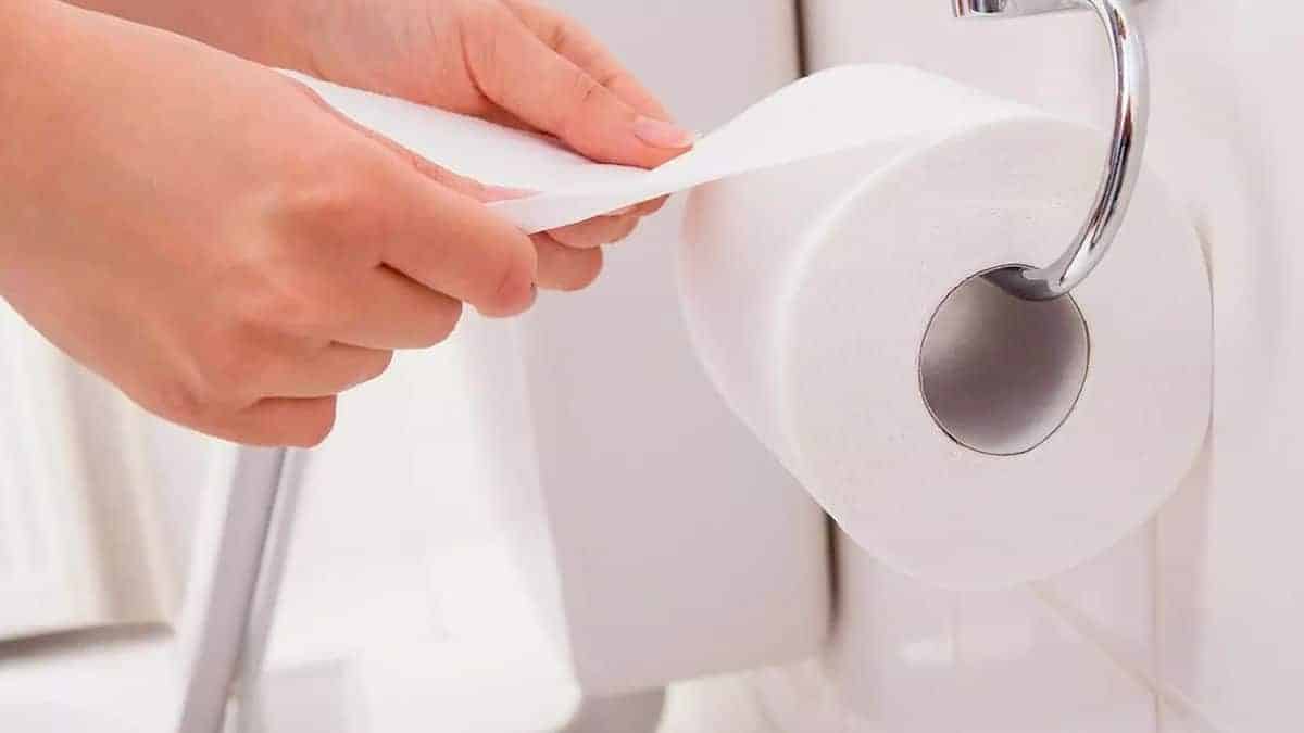 Du papier toilette avec du vinaigre : le secret efficace que de plus en plus de personnes font