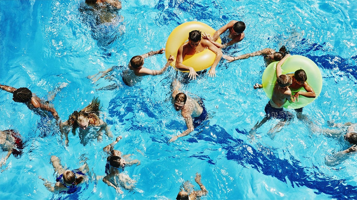 Cette odeur indique que vous devez sortir de la piscine au plus vite au risque d’être malade