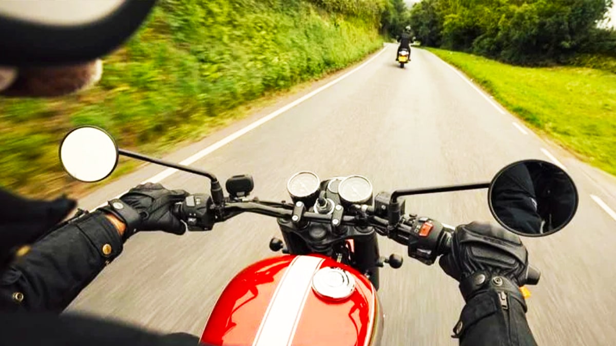 Les 2 roues ne pourront sans doute plus faire ceci sur la route dès le 16 septembre