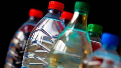 Alerte info, tout savoir sur la terrifiante contamination des bouteilles en plastique