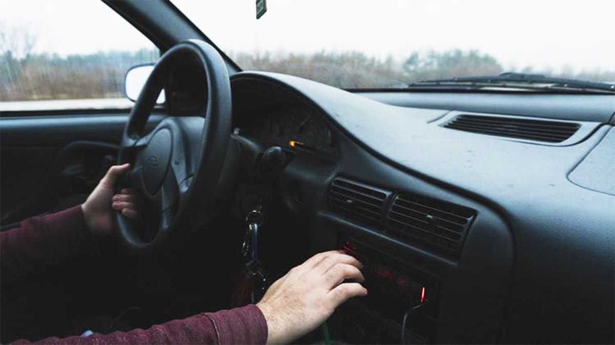 Automobilistes : ce bouton dans votre voiture à ne pas toucher pour faire des économies de carburant selon un expert