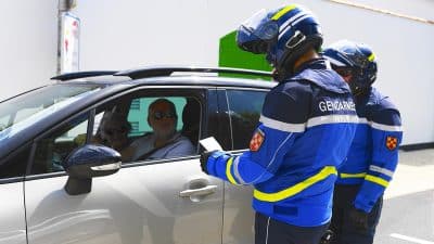 L’erreur fatale que les automobilistes font avec cet accessoire en voiture peut coûter une fortune