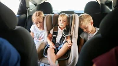 Ces erreurs fatales que commettent les parents quand ils voyagent avec leurs enfants en voiture