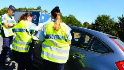 La grosse amende que risquent les automobilistes qui portent ce vêtement au volant