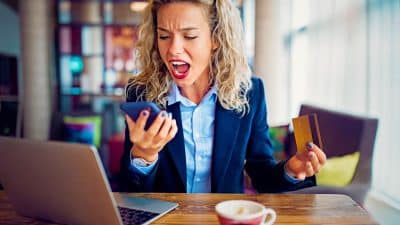 Cette nouvelle arnaque téléphonique peut vous coûter très cher, faites attention