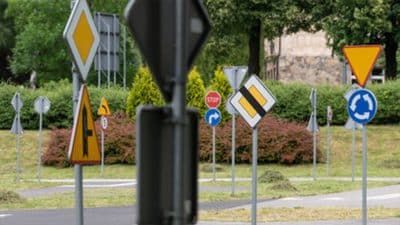 Ce panneau de signalisation que peu de conducteurs respectent peut coûter très cher