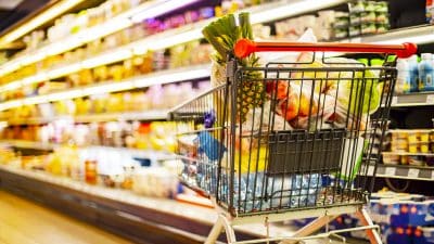 6 aliments en supermarché à ne surtout pas acheter pour rester en bonne santé