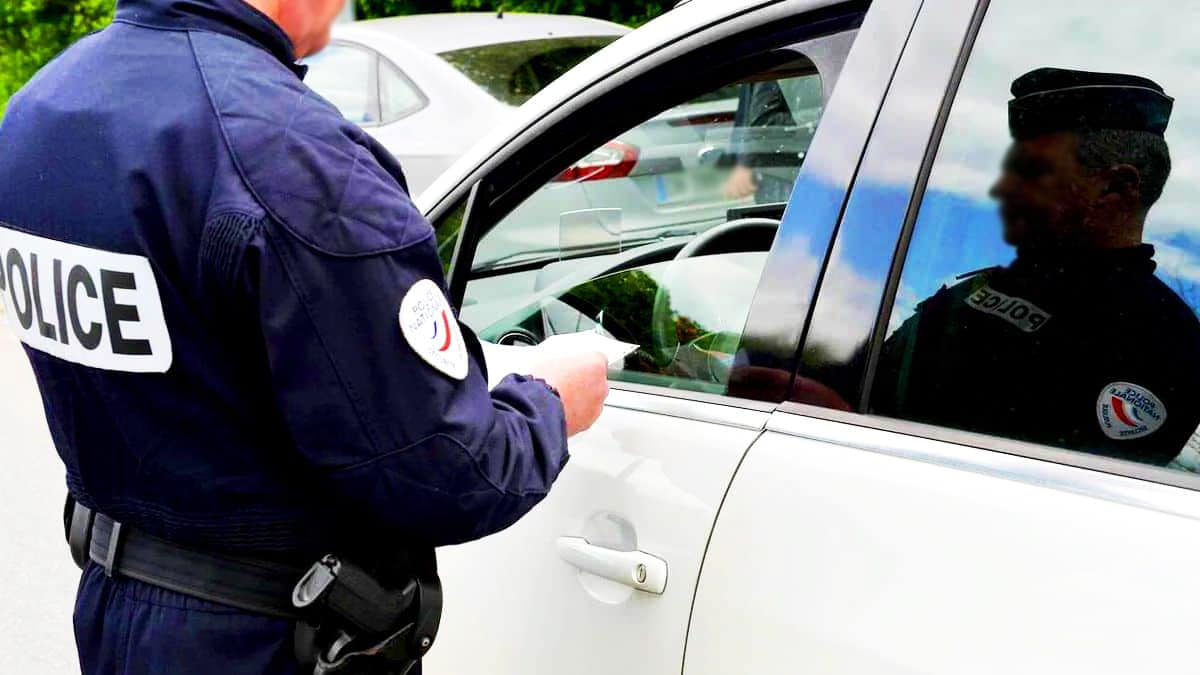 Cette mauvaise habitude courante des conducteurs au volant peut valoir une lourde amende