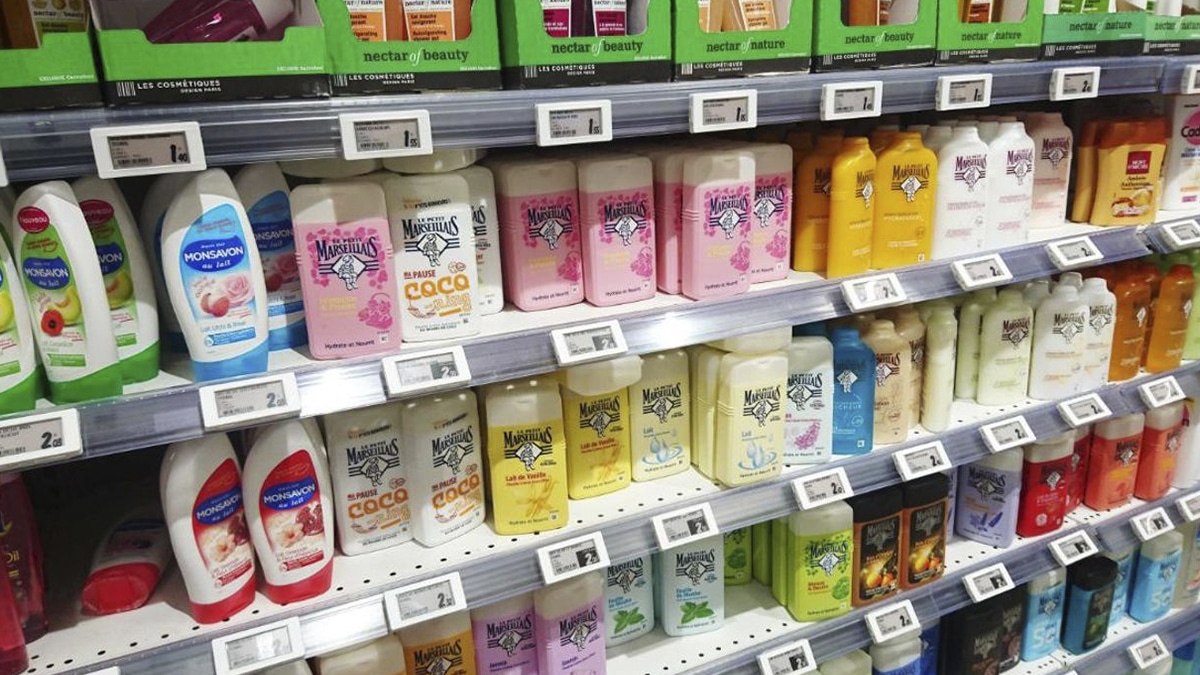 Ce gel douche très populaire vendu dans tous ces magasins contient une bactérie, le supermarché concerné