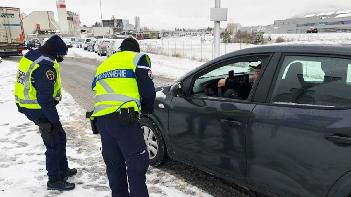 Ces automobilistes obligés d’avoir cet équipement sur leur voiture : la liste complète de tous les départements concernés