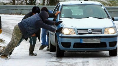 Ces erreurs fatales que les automobilistes ne doivent surtout pas faire en cas de neige