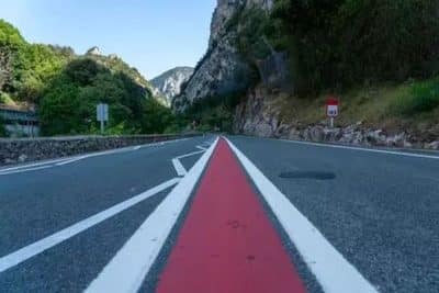 Cette signalisation surprenante débarque sur les routes, sa signification que les conducteurs doivent savoir