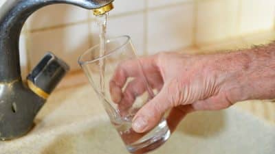 Eau du robinet contaminée par la pollution radioactive : plus de 16 millions de Français concernés