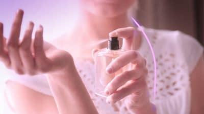 Mettre du parfum régulièrement peut être nocif à votre santé