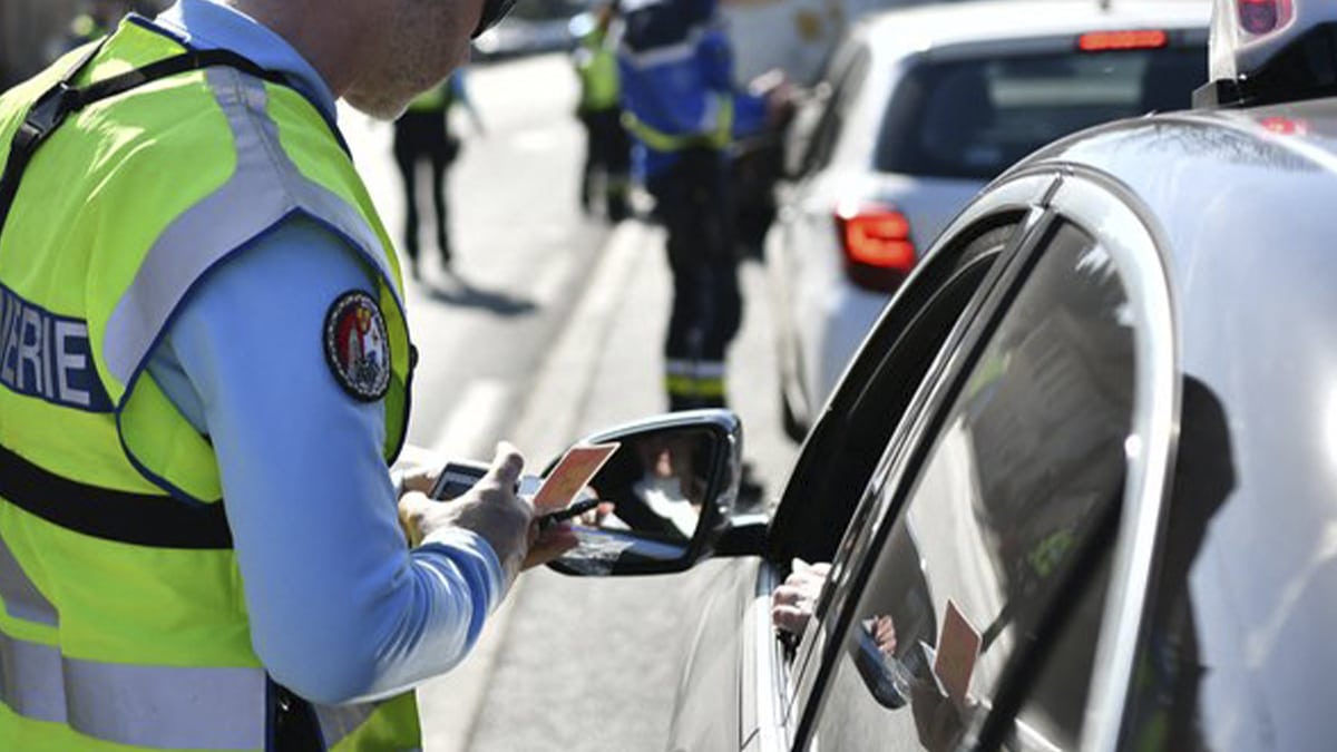 Automobilistes : de 135€ jusqu’à 750 € d’amende et immobilisation du véhicule en cas de contrôle si ce document n’est plus valable