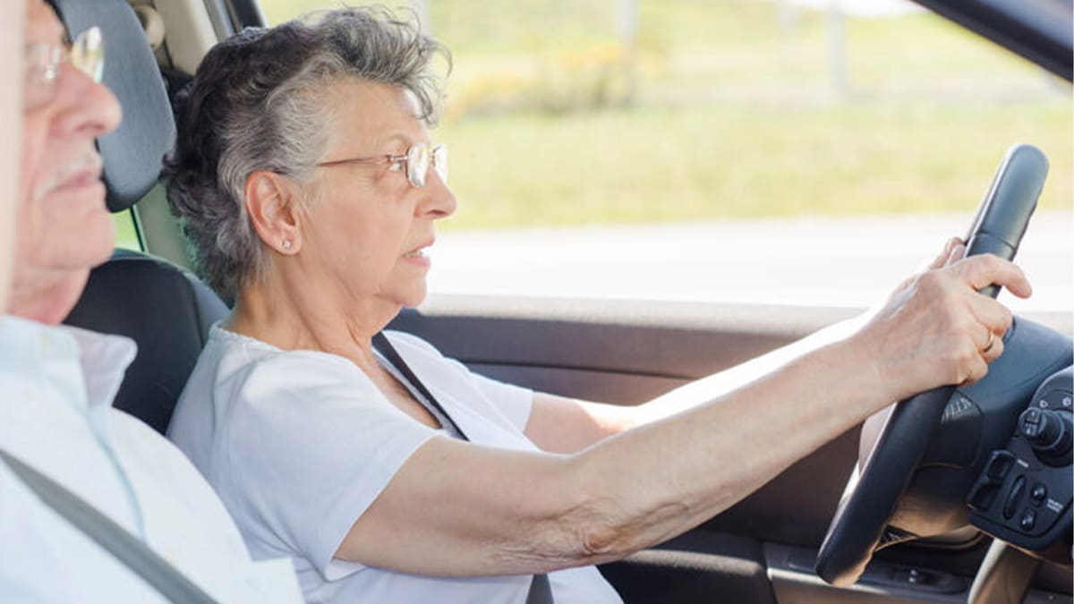 Automobilistes : les personnes âgées de plus de 68 ans ont l’interdiction formelle de conduire ces véhicules dans ce pays voisin