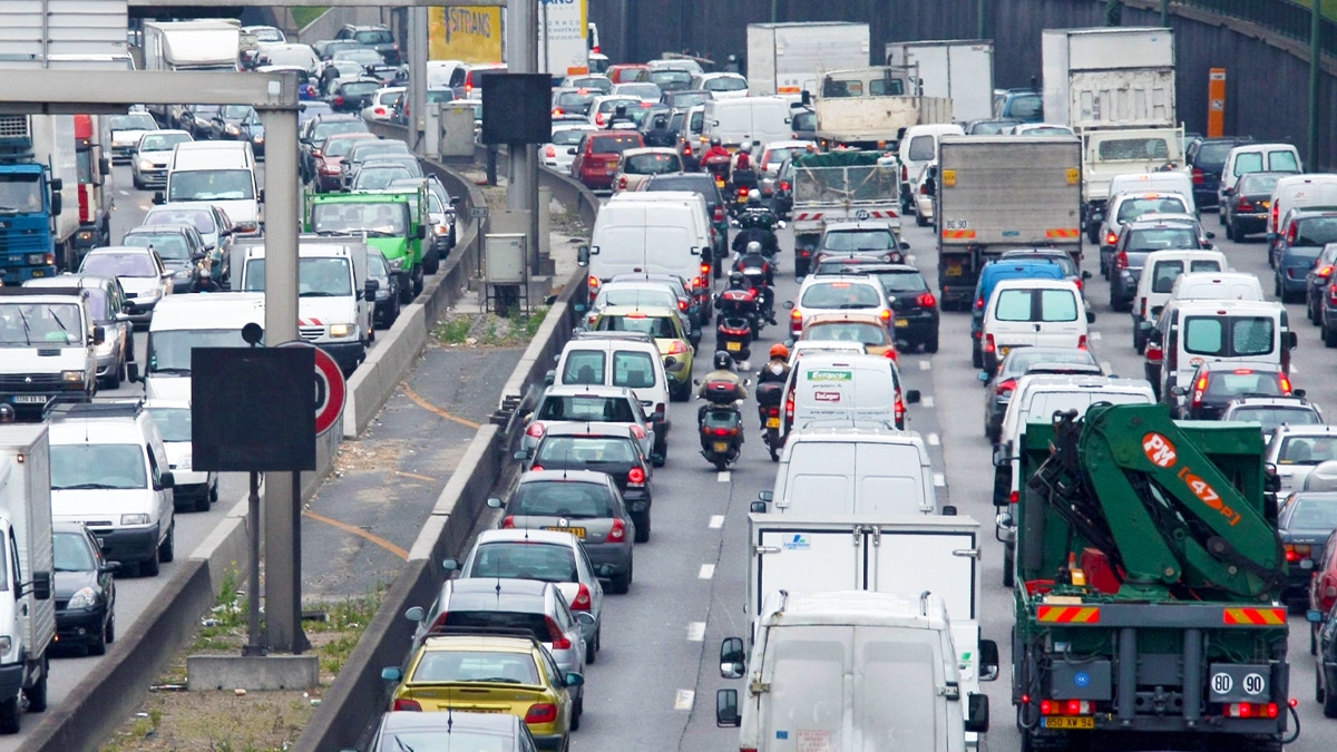 Ces surprenants panneaux lumineux débarquent sur les routes françaises : leur signification à connaître