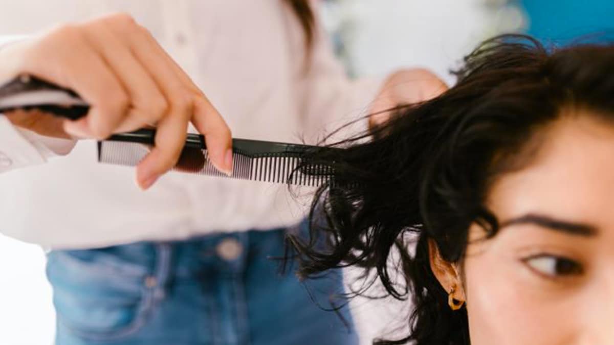 La coupe de cheveux pour les femmes de 50 ans qui veulent rajeunir et transformer leur look complètement