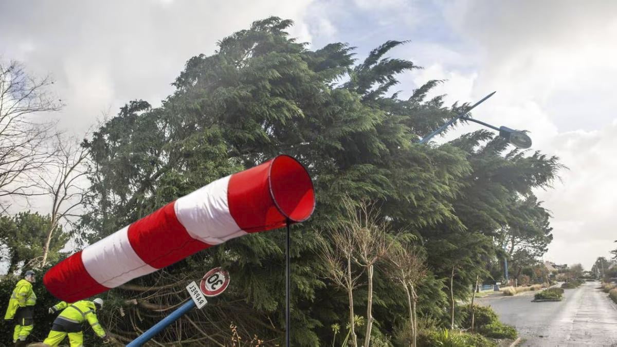 Alerte météo : des vents violents vont frapper la France ces prochains jours, les départements concernés